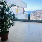 Perla De *